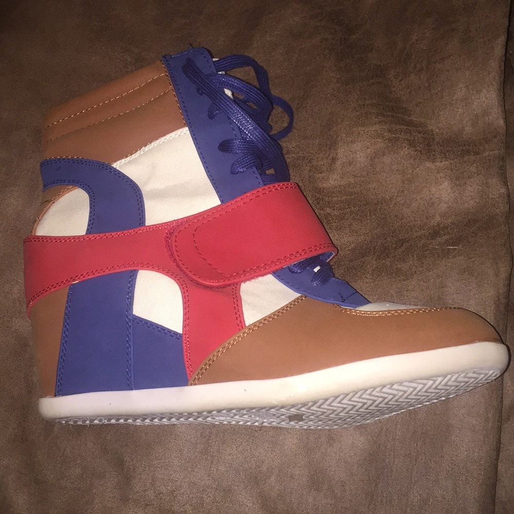 Color-Blocked Sneaker Heels💕.